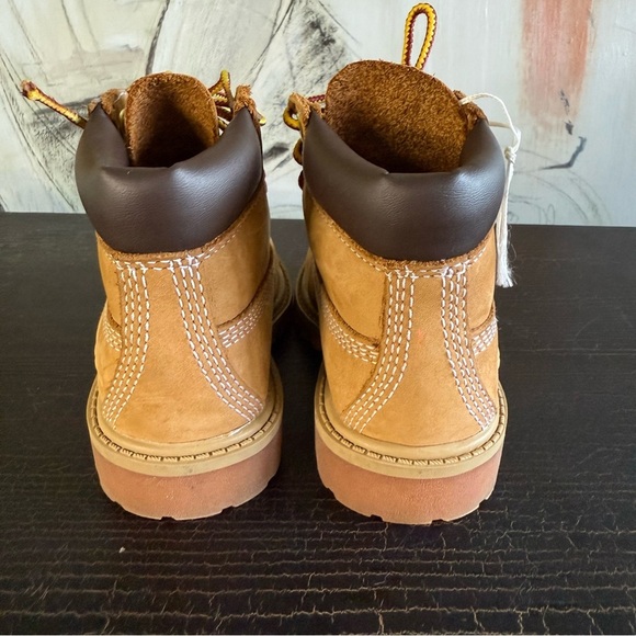 Timberland Tan and Brown Boots with Chunky Sole size 7 - Picture 5 of 9